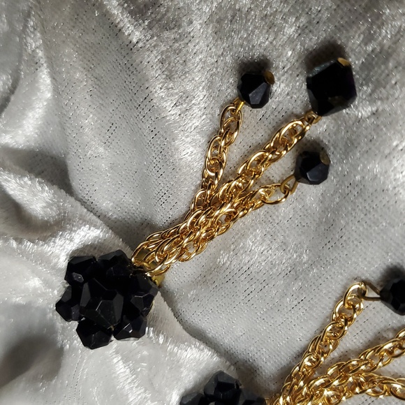 VINTAGE GERMANY Clip On Earrings Black Lucite Cluster Bead Gold Chain Dangle - Picture 4 of 9